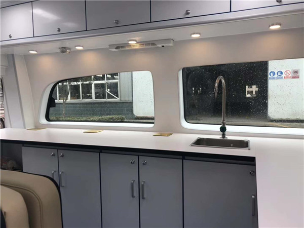 奔馳水質檢測車 奔馳水質檢測車