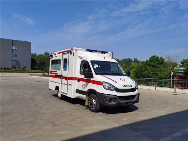 方艙救護(hù)車(chē)