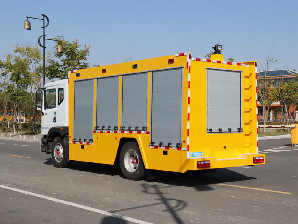 東風(fēng)多利卡D9搶險救援車【3600m3/h】 東風(fēng)多利卡D9搶險救援車【3600m3/h】