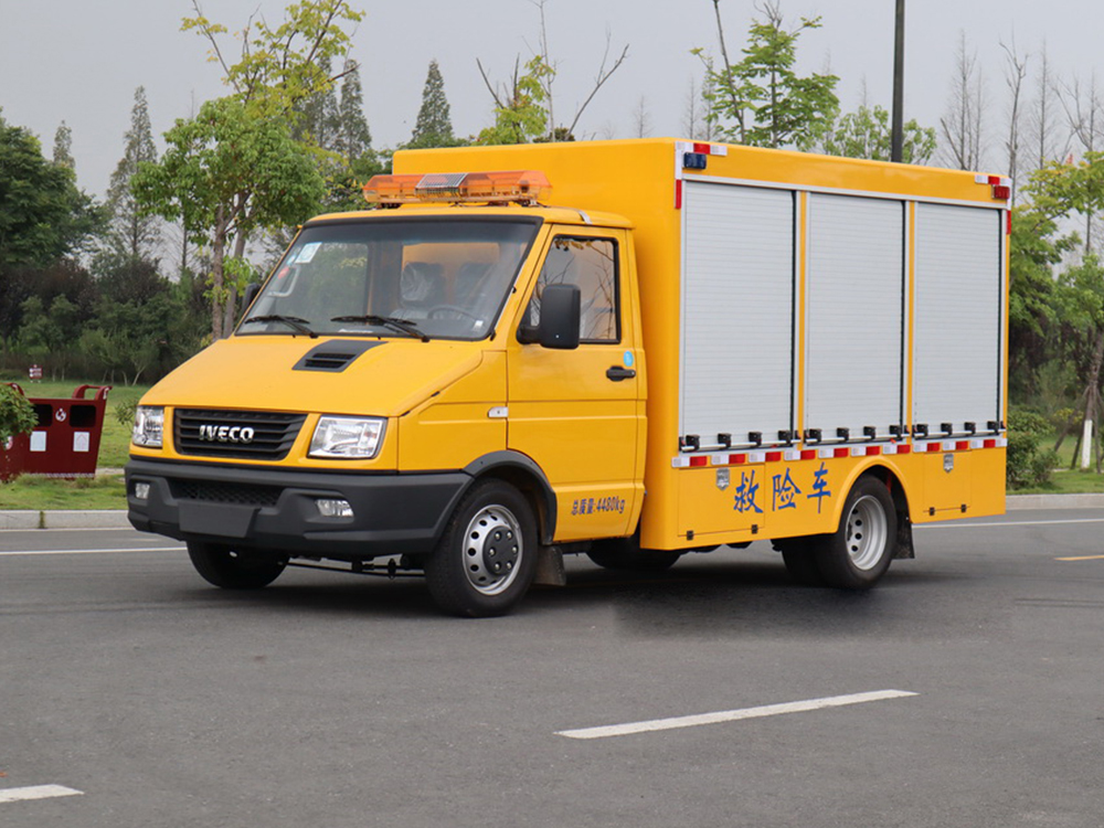 依維柯工程救險(xiǎn)車 依維柯工程救險(xiǎn)車