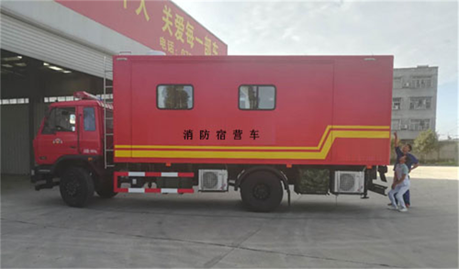 東風越野四驅12人宿營車 東風越野四驅12人宿營車