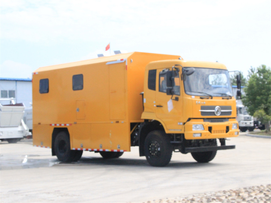 東風四驅自行式炊事車 東風四驅自行式炊事車