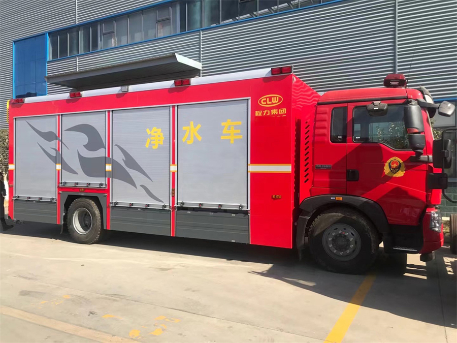 重汽豪沃移動凈水車 重汽豪沃移動凈水車