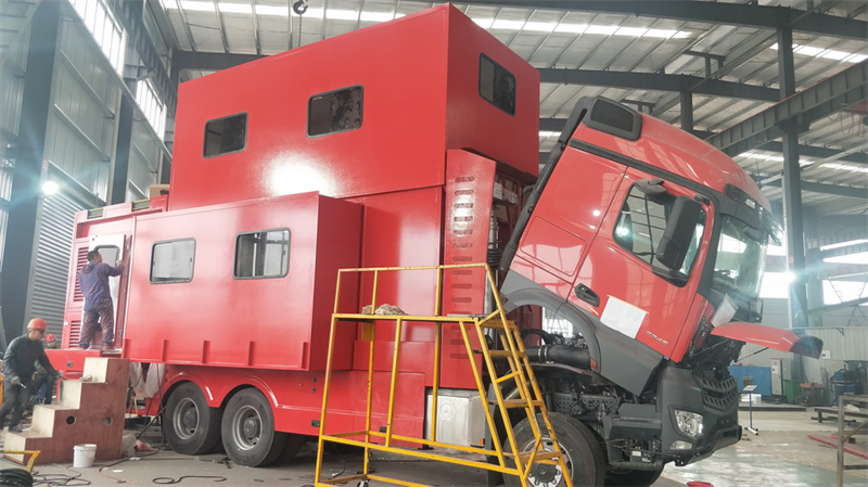 奔馳U4000指揮車 奔馳U4000指揮車