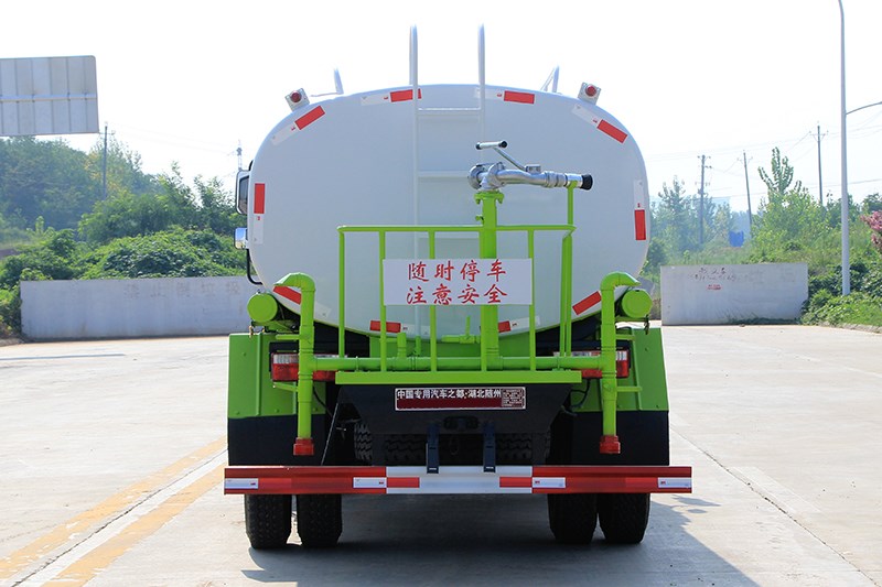 國(guó)六大福瑞卡 9.2噸 灑水車(chē) 國(guó)六大福瑞卡 9.2噸 灑水車(chē)