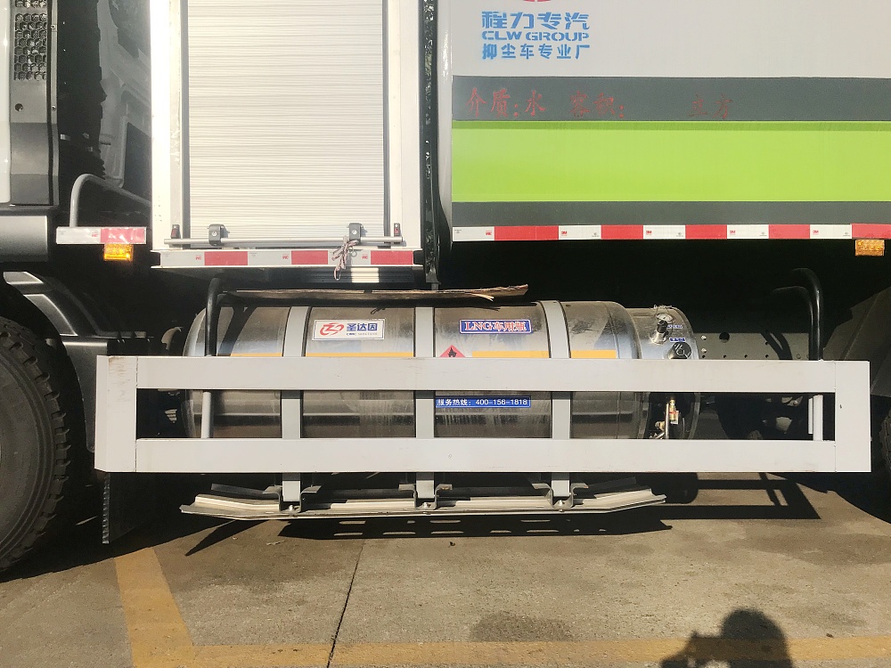 重汽汕德卡后雙橋霧炮車(chē)國(guó)六16立方/50-120米霧炮 重汽汕德卡后雙橋霧炮車(chē)國(guó)六16立方/50-120米霧炮