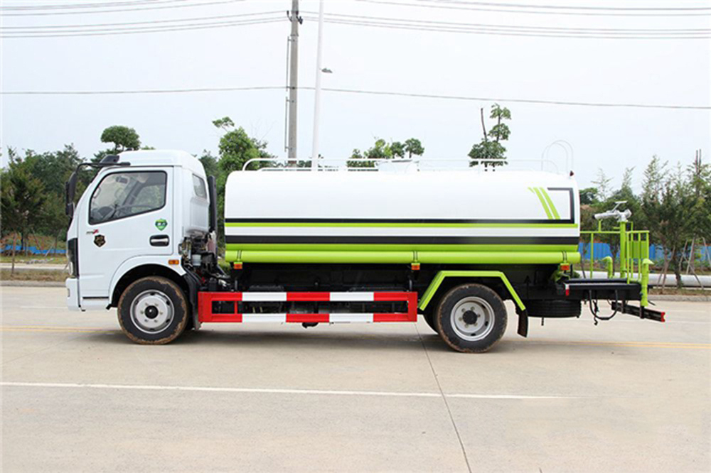 國六9立方東風(fēng)D7 灑水車 國六9立方東風(fēng)D7 灑水車