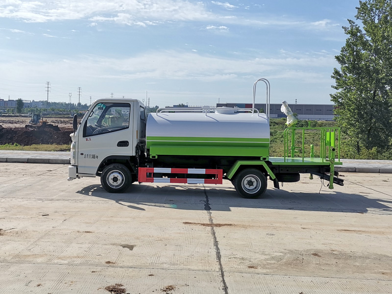 凱馬2方藍牌灑水車 凱馬2方藍牌灑水車