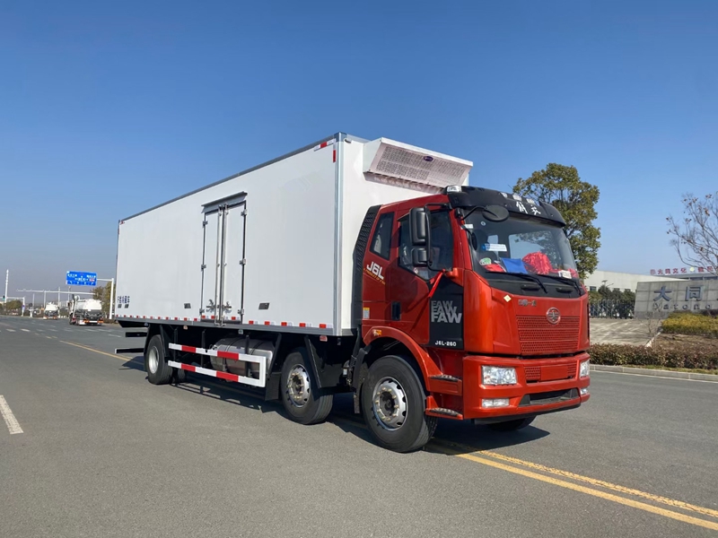 解放J6L小三軸9米6國六(天然氣)冷藏車 解放J6L小三軸9米6國六(天然氣)冷藏車