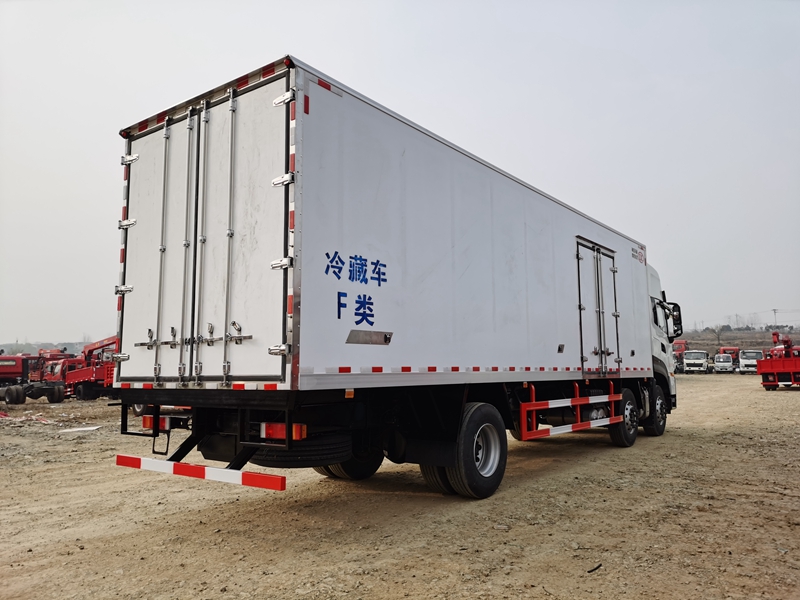 東風天龍KL小三軸冷藏車 東風天龍KL小三軸冷藏車