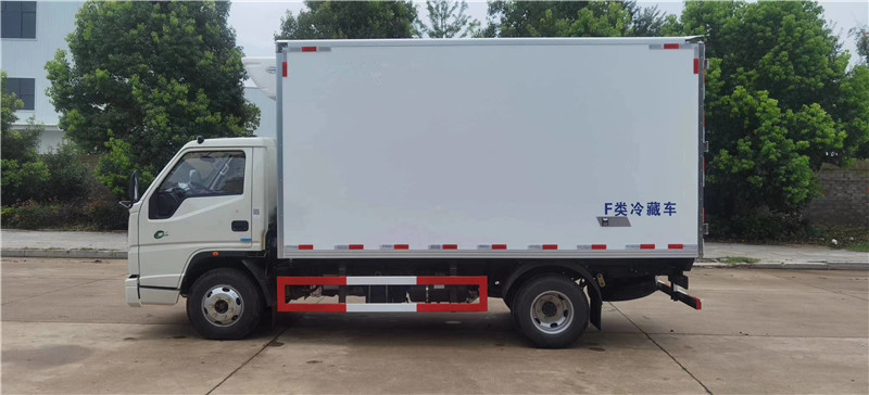 國(guó)六 江鈴順達(dá)寬體4.2米冷藏車(chē) 國(guó)六 江鈴順達(dá)寬體4.2米冷藏車(chē)