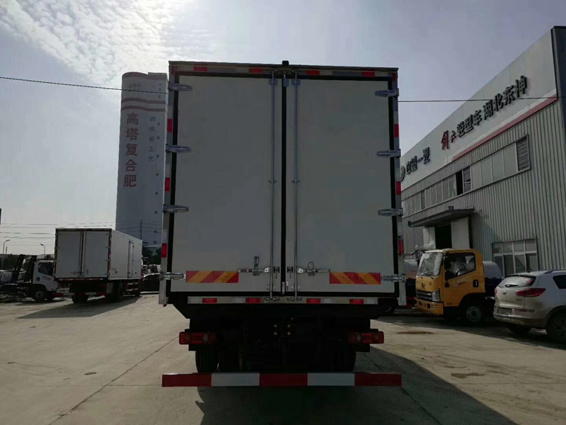 東風天錦VR小三軸冷藏車 東風天錦VR小三軸冷藏車