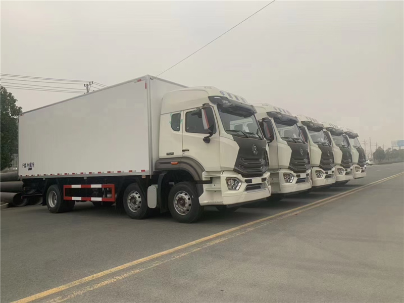 重汽豪翰小三軸高頂雙臥冷藏車 重汽豪翰小三軸高頂雙臥冷藏車