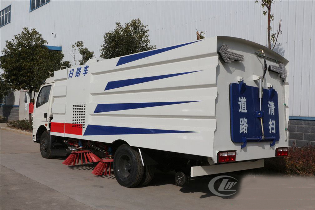 不上牌2.5方水 5方塵東風多利卡掃路車 不上牌2.5方水 5方塵東風多利卡掃路車