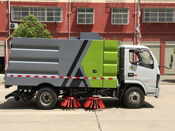 東風多利卡5.5方掃路車 東風多利卡5.5方掃路車