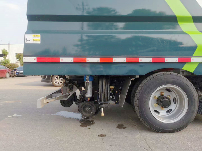 國六3方塵箱 0.8方水箱 藍牌解放掃路車 國六3方塵箱 0.8方水箱 藍牌解放掃路車