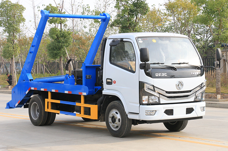 國(guó)六東風(fēng)小多利卡 3~4方 擺臂垃圾車(chē) 國(guó)六東風(fēng)小多利卡 3~4方 擺臂垃圾車(chē)