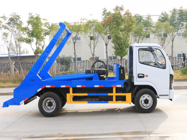 國(guó)六東風(fēng)小多利卡 3~4方 擺臂垃圾車(chē) 國(guó)六東風(fēng)小多利卡 3~4方 擺臂垃圾車(chē)