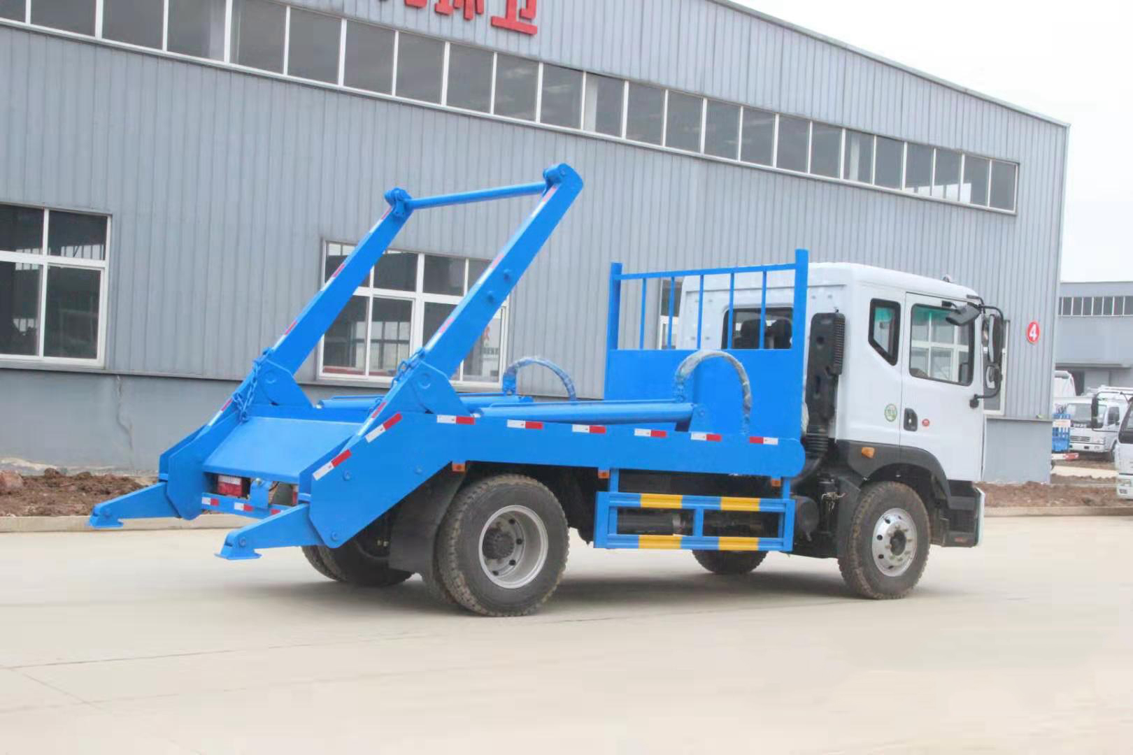 國(guó)六10立方東風(fēng)D9 擺臂垃圾車(chē) 國(guó)六10立方東風(fēng)D9 擺臂垃圾車(chē)