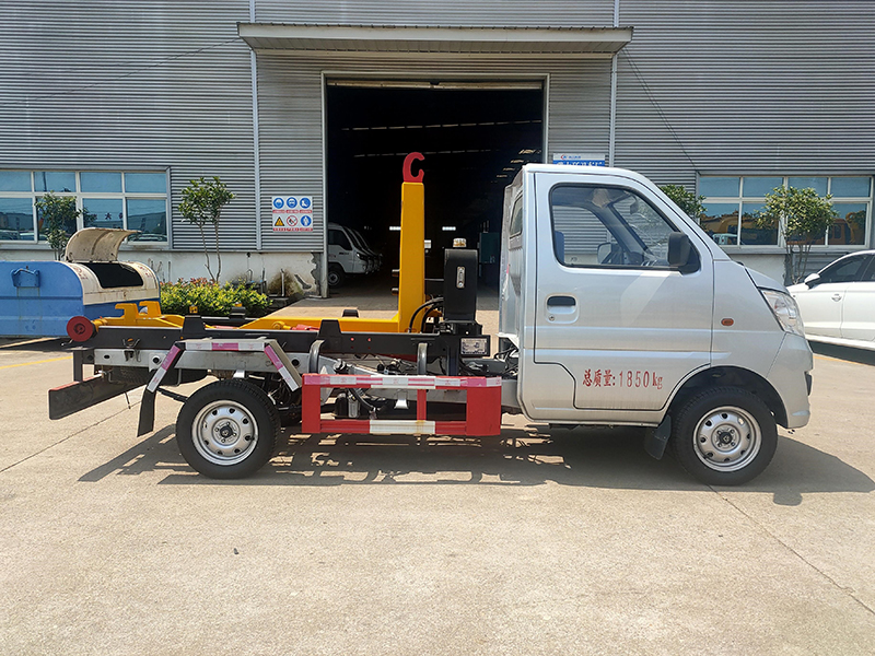 長安2750勾臂垃圾車 長安2750勾臂垃圾車