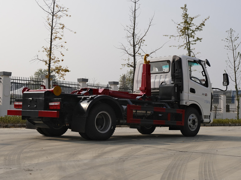 奧馳勾臂垃圾車 奧馳勾臂垃圾車