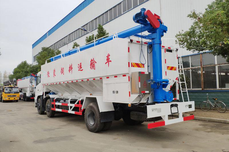 東風(fēng)天錦小三軸散裝飼料運輸車 東風(fēng)天錦小三軸散裝飼料運輸車