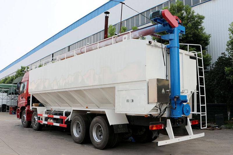 福田歐曼前四后八散裝飼料運輸車 福田歐曼前四后八散裝飼料運輸車