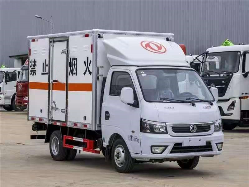 東風途逸3.4米貨廂爆破器材運輸車 東風途逸3.4米貨廂爆破器材運輸車