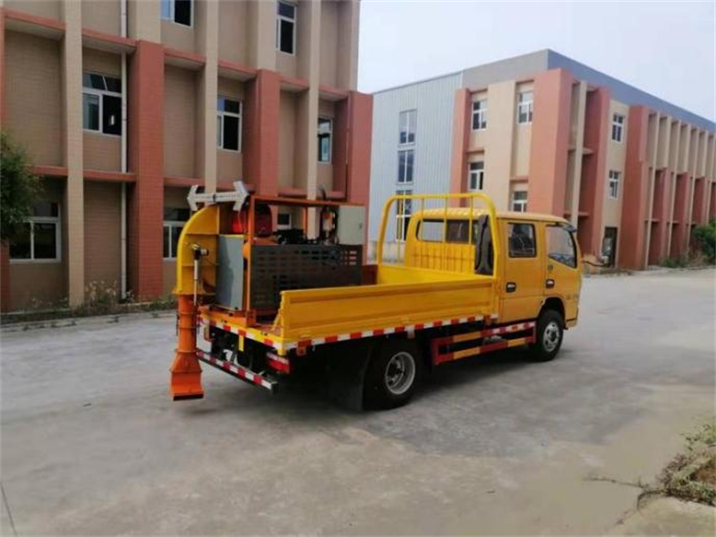 車載式50馬力吹雪機 車載式50馬力吹雪機