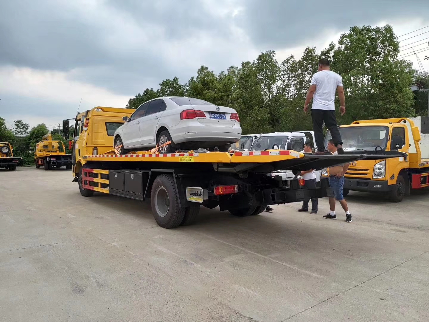 解放J6駕駛室5800軸距大平板 解放J6駕駛室5800軸距大平板