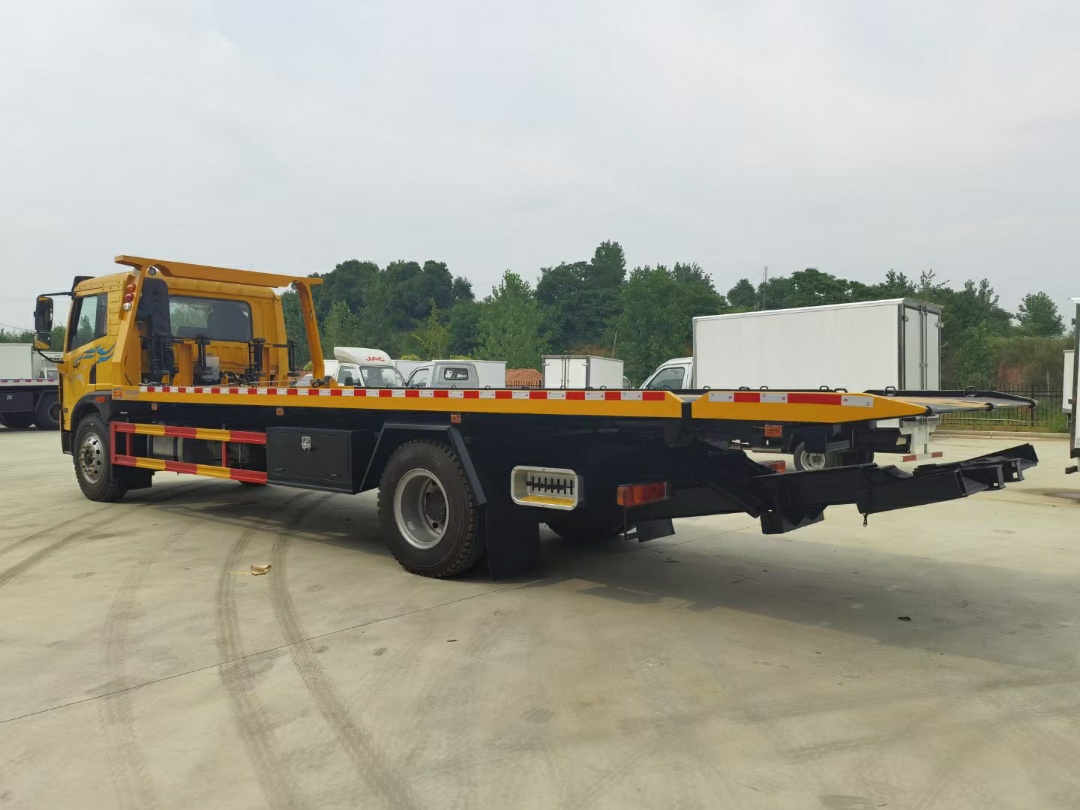 解放龍V2.0平頂隨車吊 解放龍V2.0平頂隨車吊