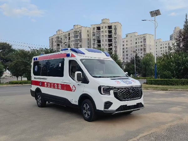 江鈴福特T8救護(hù)車(chē)