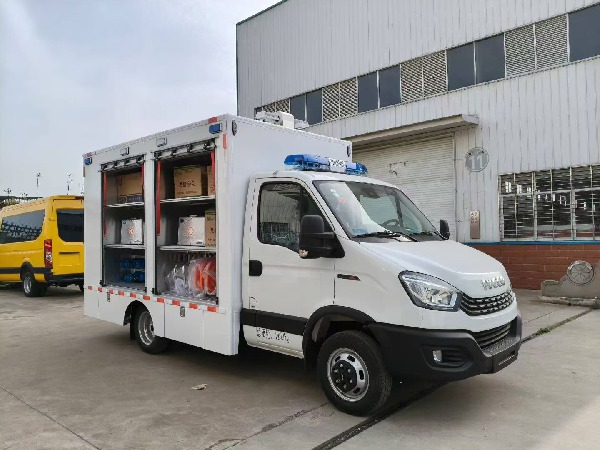 依維柯救護(hù)保障車(chē)
