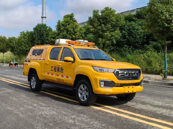 四驅(qū)皮卡1800方排水救險(xiǎn)車(chē)