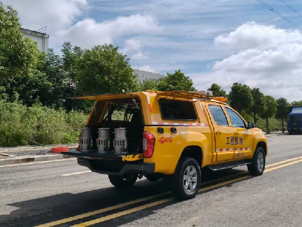 四驅(qū)皮卡1800方排水救險車 四驅(qū)皮卡1800方排水救險車